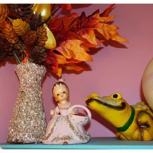 Vintage Ucagco Ceramic Women in Pink Dress w/ Basket Figurine antique lady - Picture 4 of 16